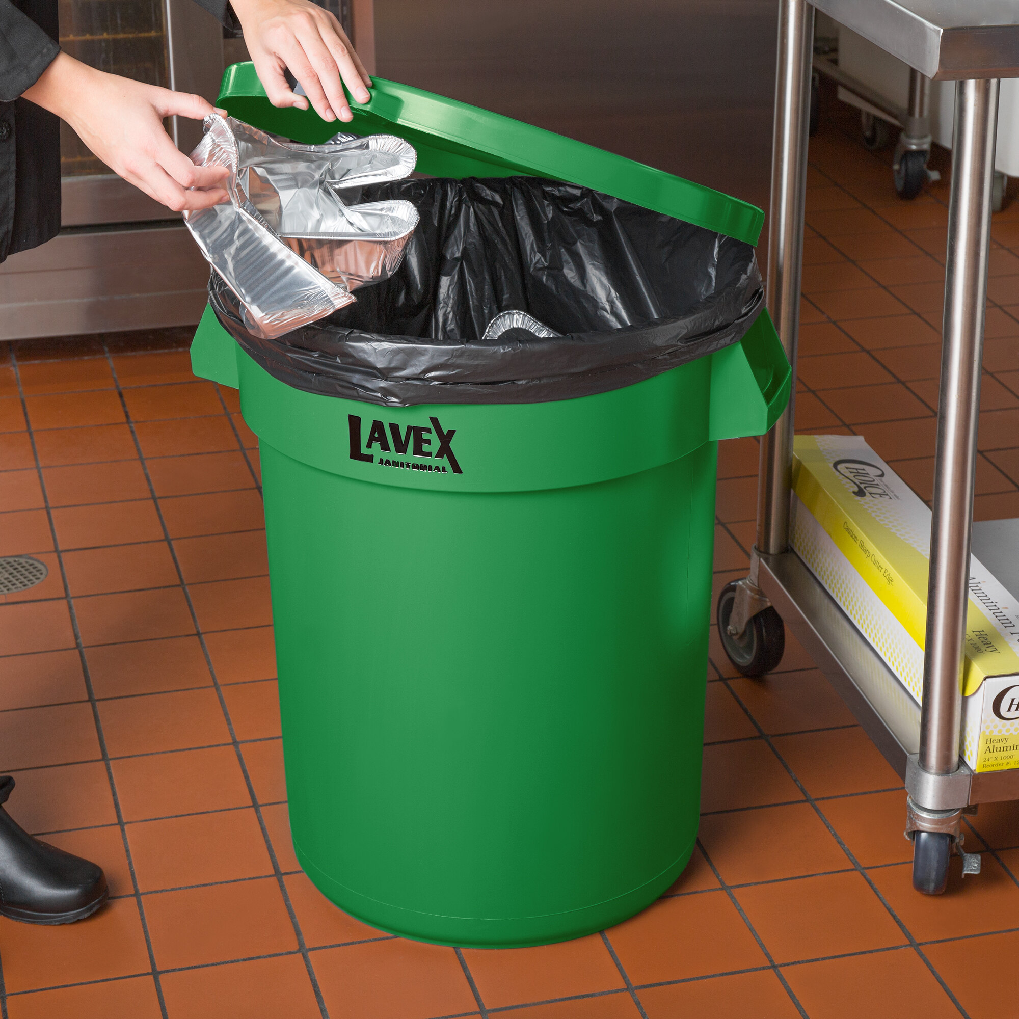 trash can with tight fitting lid