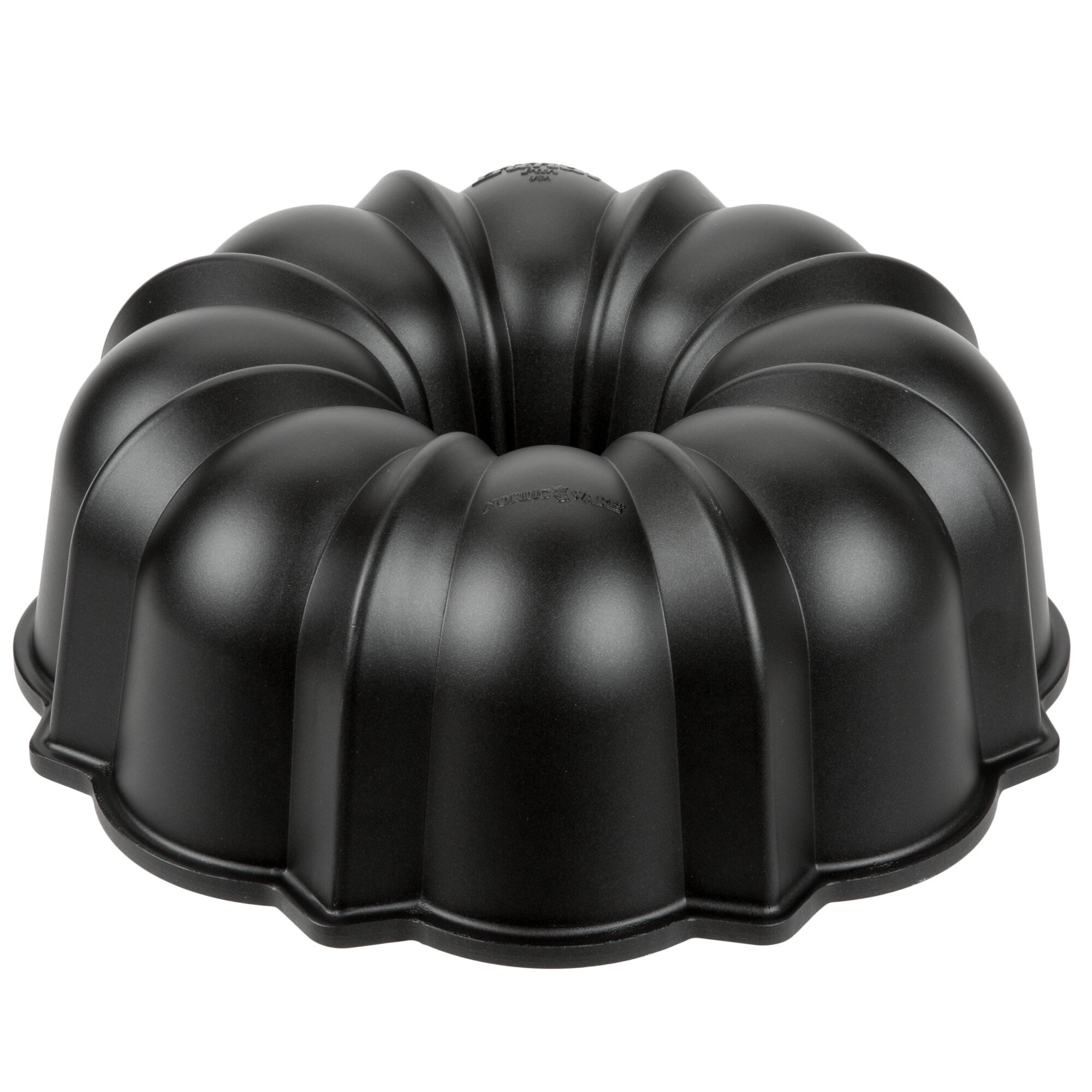 Chicago Metallic 50136 10 1/8" x 3 1/2" NonStick Aluminum Fluted Bundt