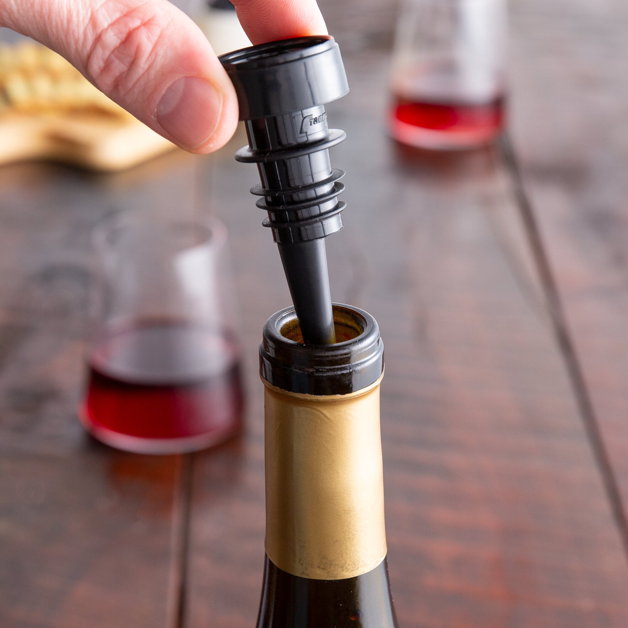 TwistPour Black Wine Stopper / Pourer 10/Case