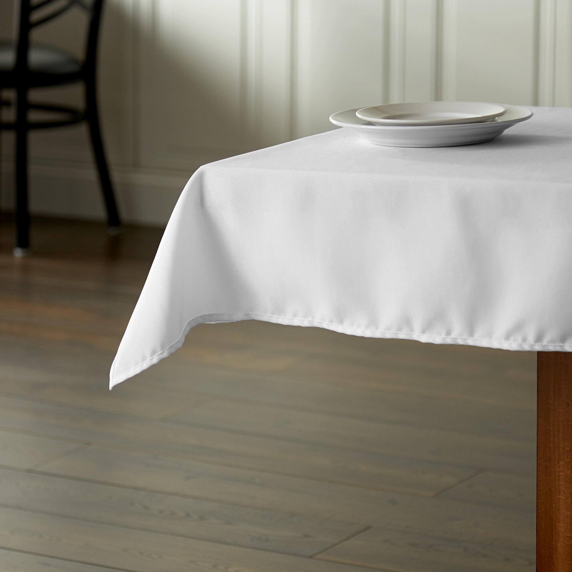 Intedge 36" x 36" Square White 100 Polyester Hemmed Cloth Table Cover