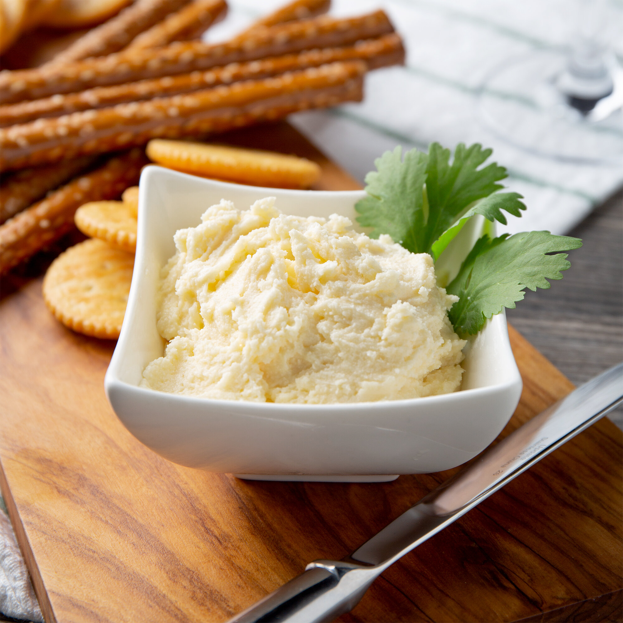 Schreiber 5 lb. Tub Horseradish Flavored Cold Pack Cheese Spread 4/Case