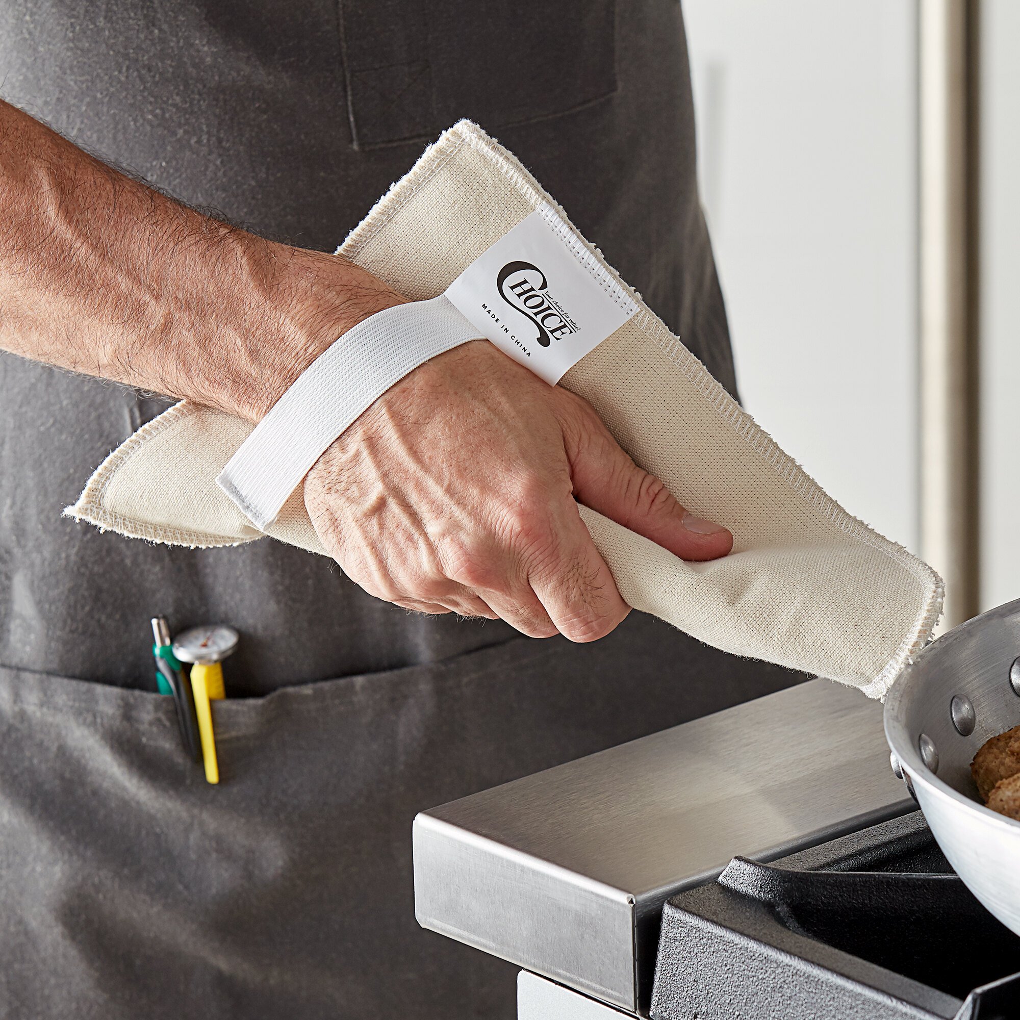 Choice 8 1/2" x 11" Terry Cloth Pan Grabber / Baker's Pad with Wrist