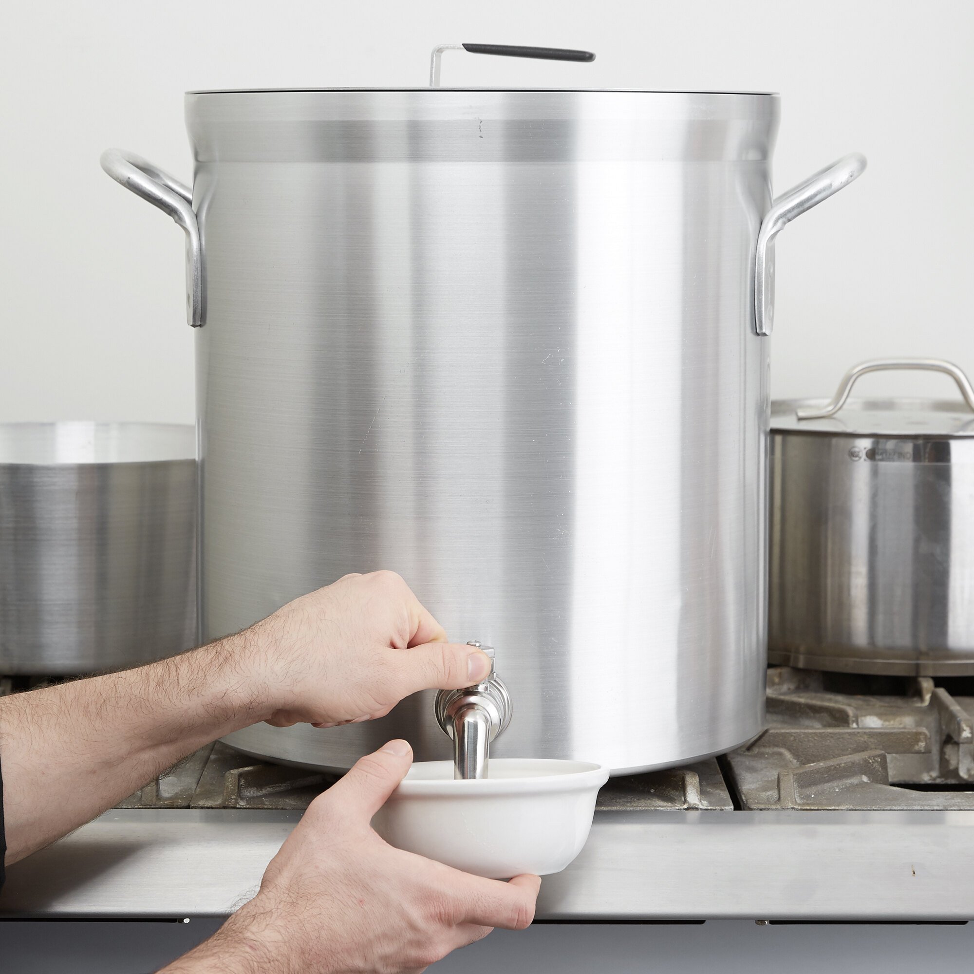 Vollrath 68631 WearEver Classic Select 32 Qt. Heavy Duty Aluminum