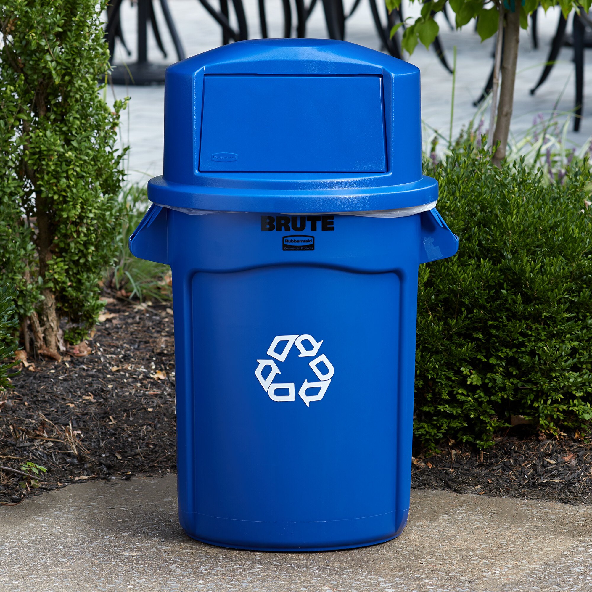 Rubbermaid Brute Gallon Blue Round Recycle Bin And Dome Top Lid