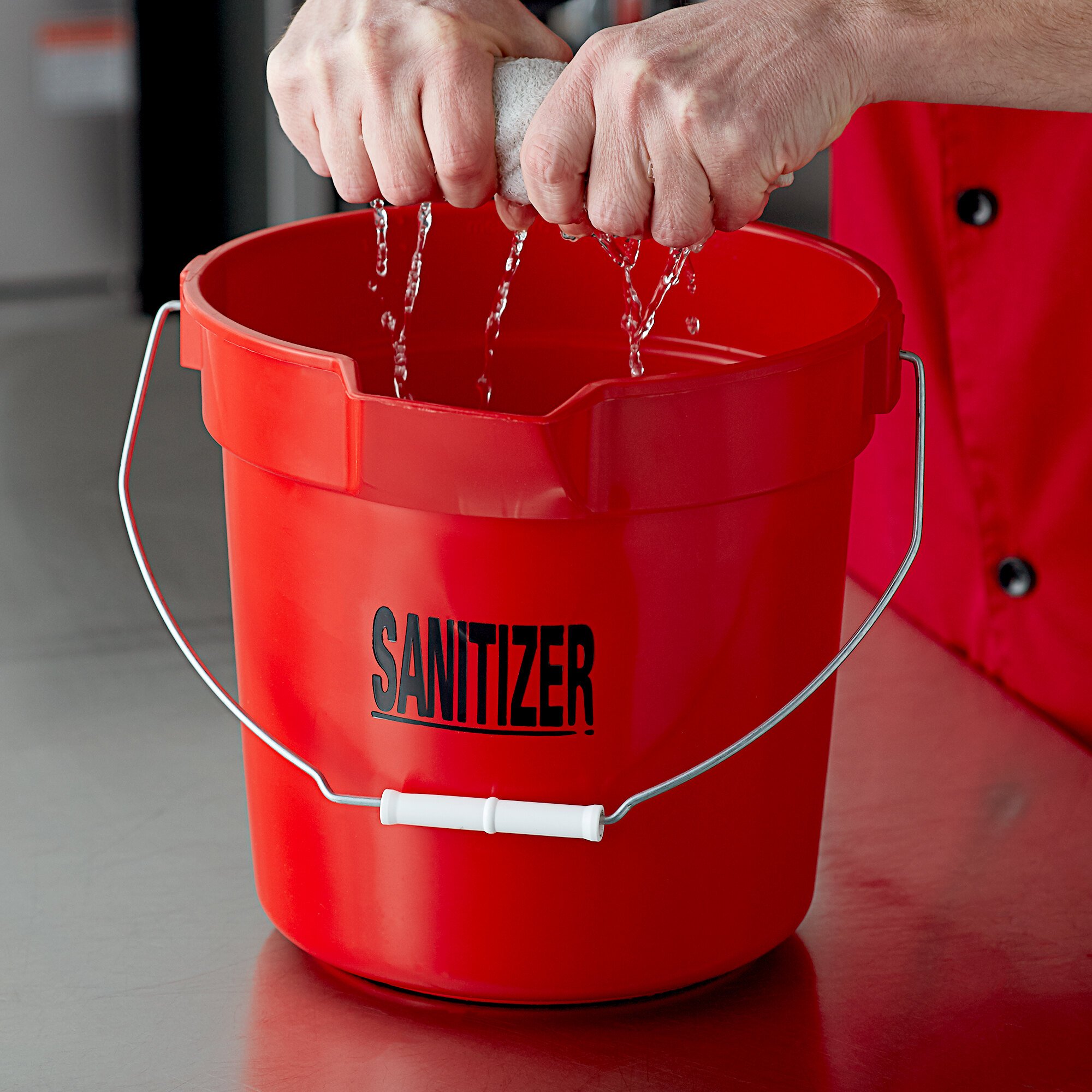 Continental 8110RDGM Red Sanitizer Bucket (10 Qt.)