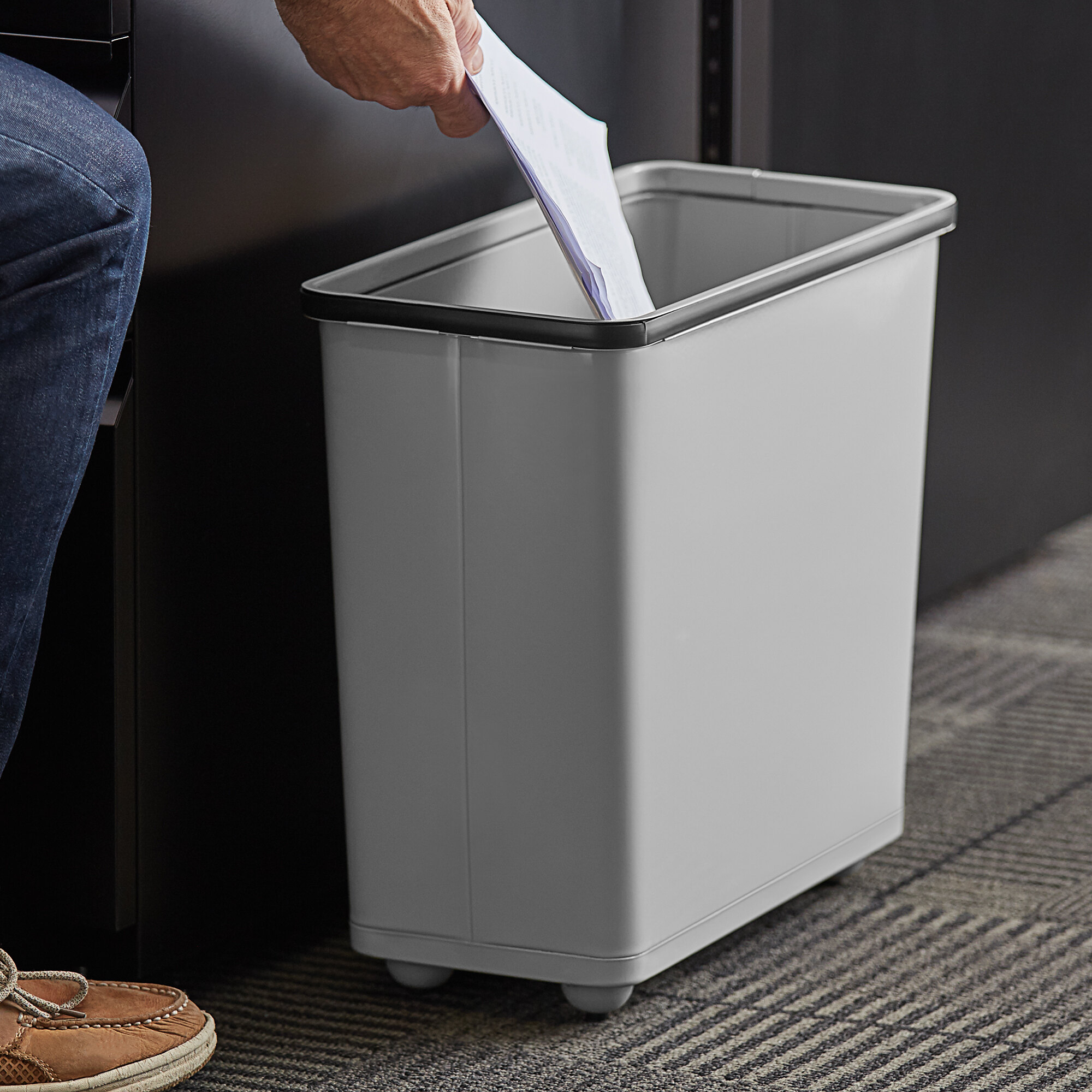 Rubbermaid FGWB30RGR 30 Qt. / 7.5 Gallon Gray Rectangular Steel Fire