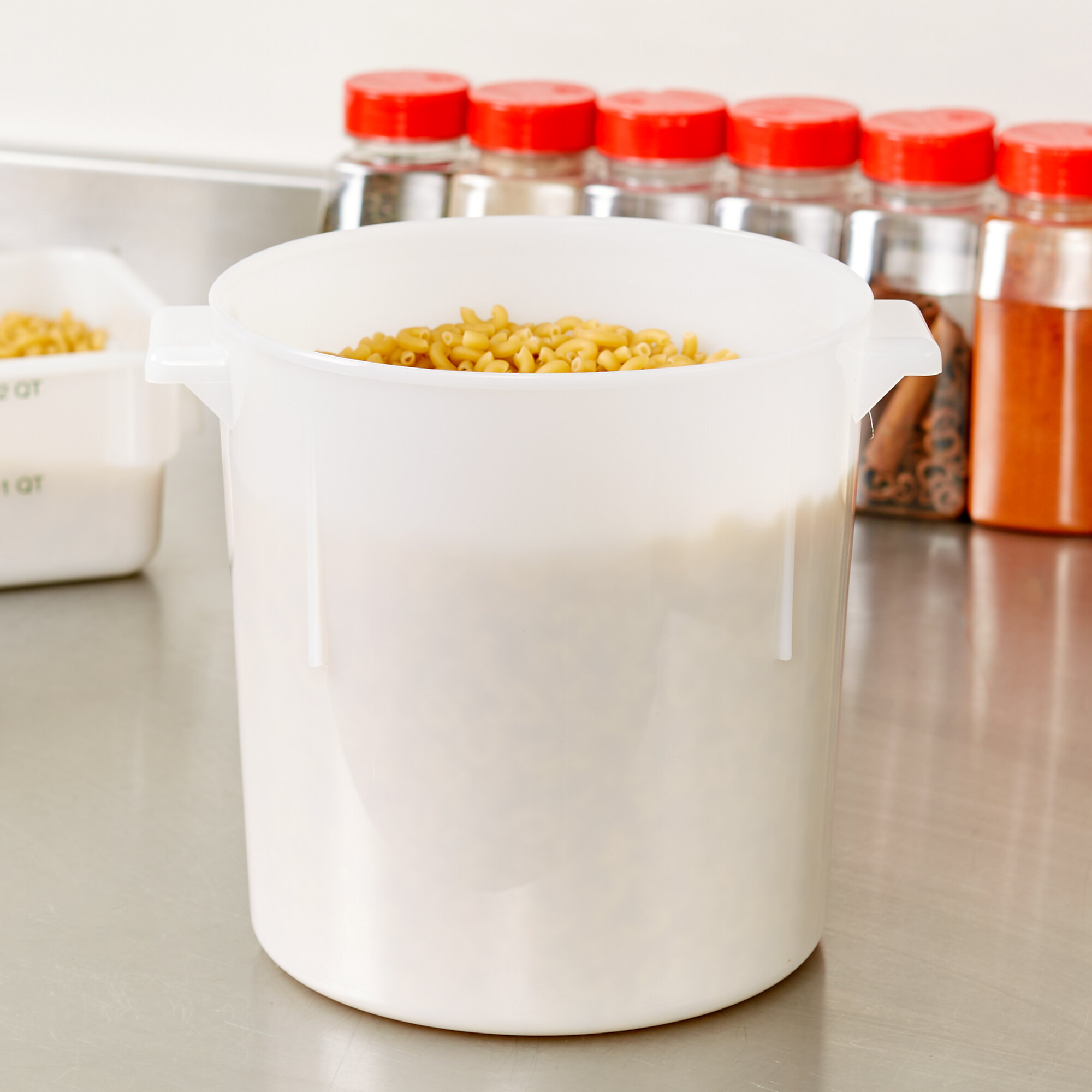 Carlisle 060002 6 Qt. White Round Food Storage Container