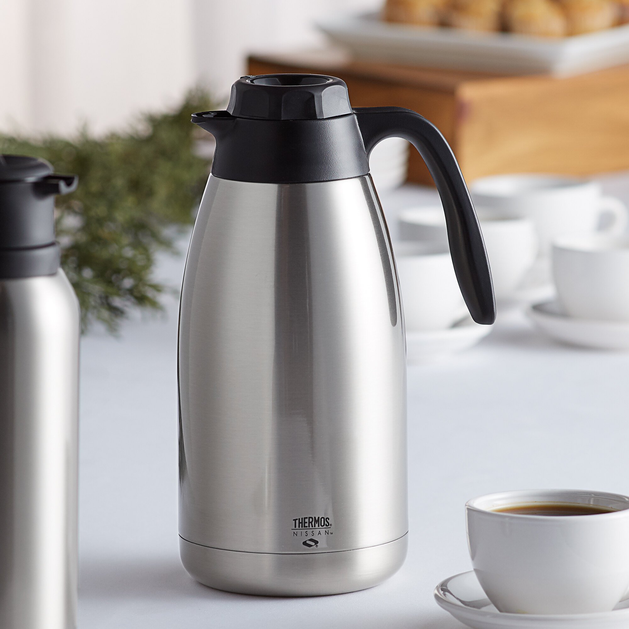 Thermos FN371 64 oz. BrewThru Stainless Steel Vacuum Insulated Carafe