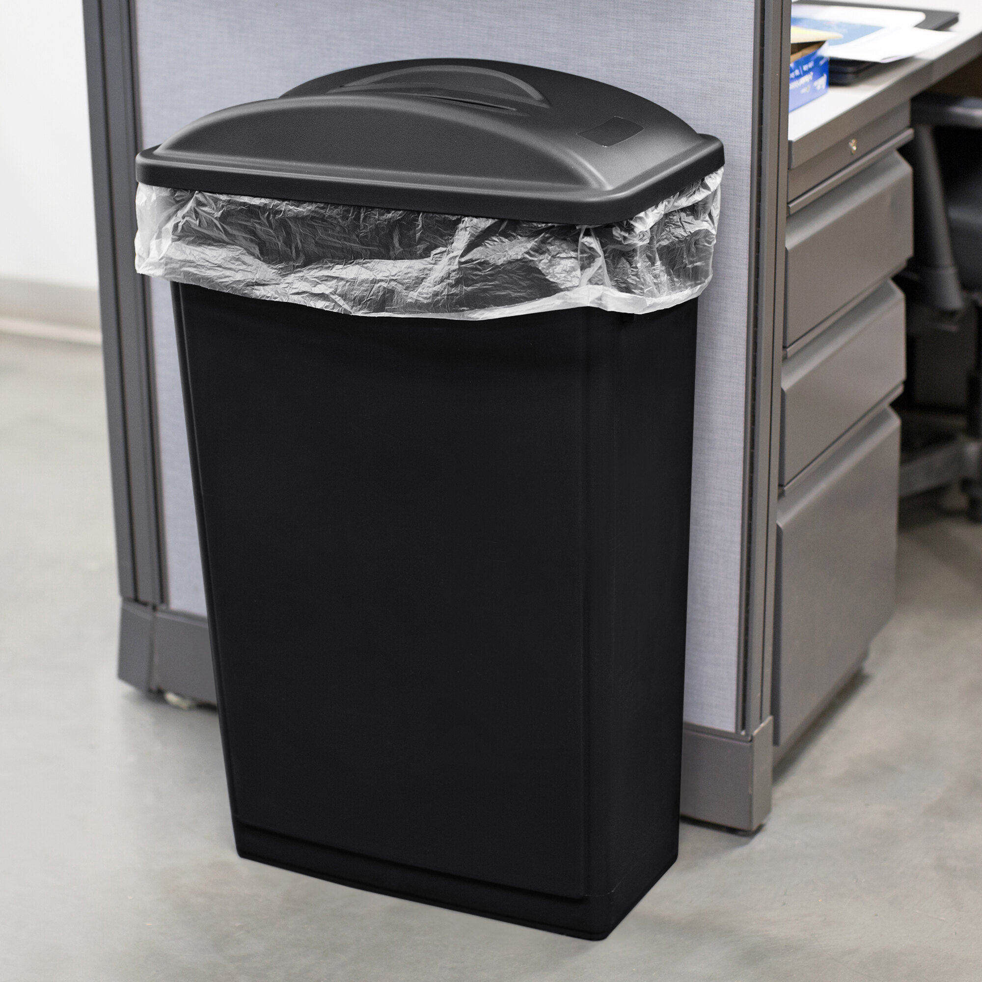 trash can with flat lid