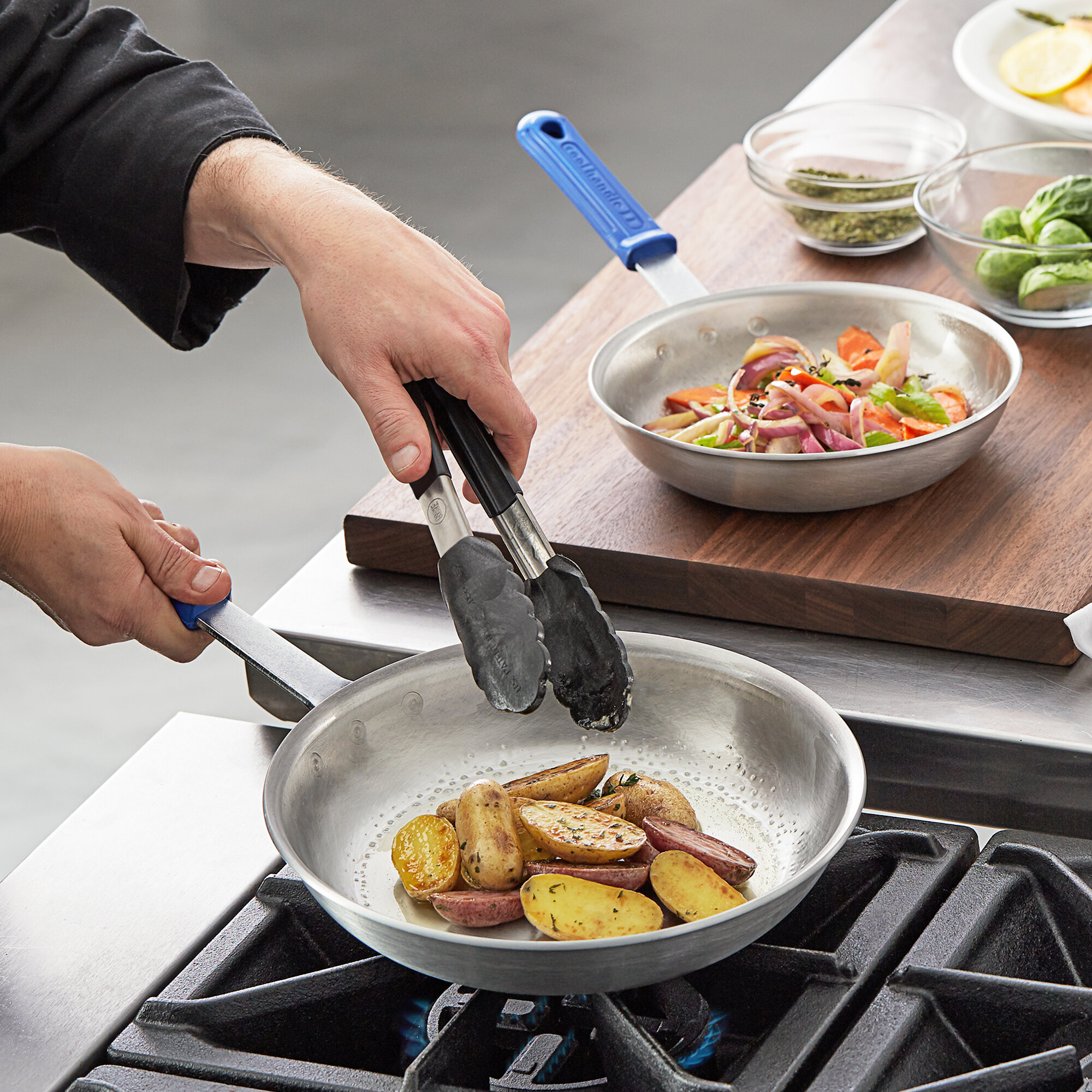 Vollrath WearEver 2Piece Aluminum Fry Pan Set with Rivetless Interior