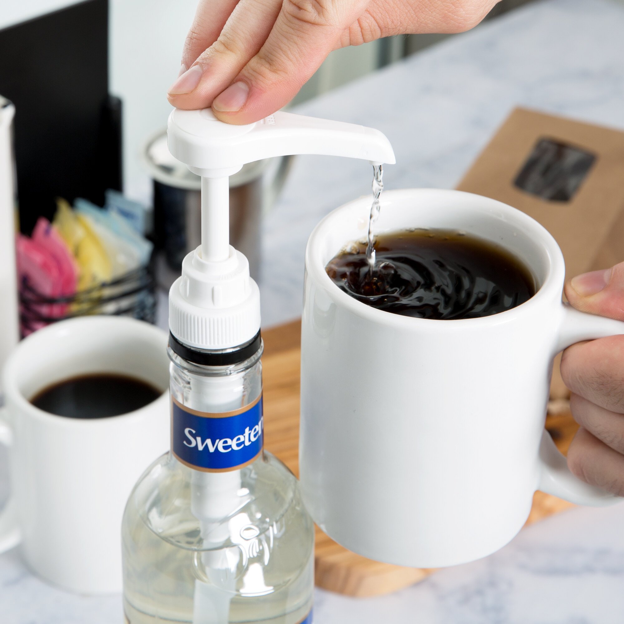 Tablecraft 66128 0.25 oz. Coffee Flavoring Syrup Pump for 700 mL, 750
