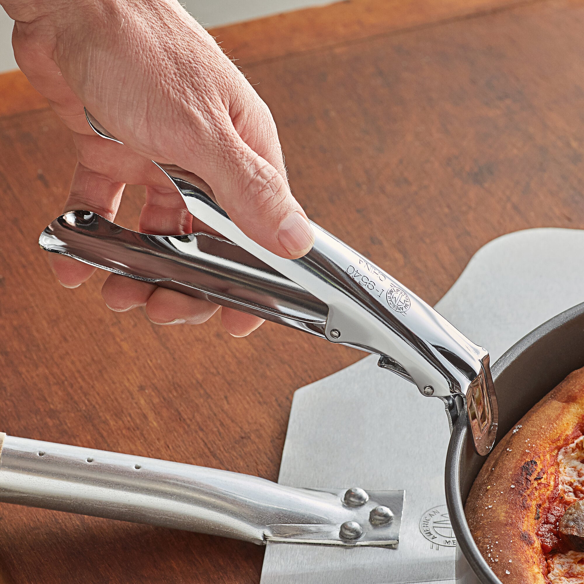 American Metalcraft Pizza Pan Gripper for Deep Pans