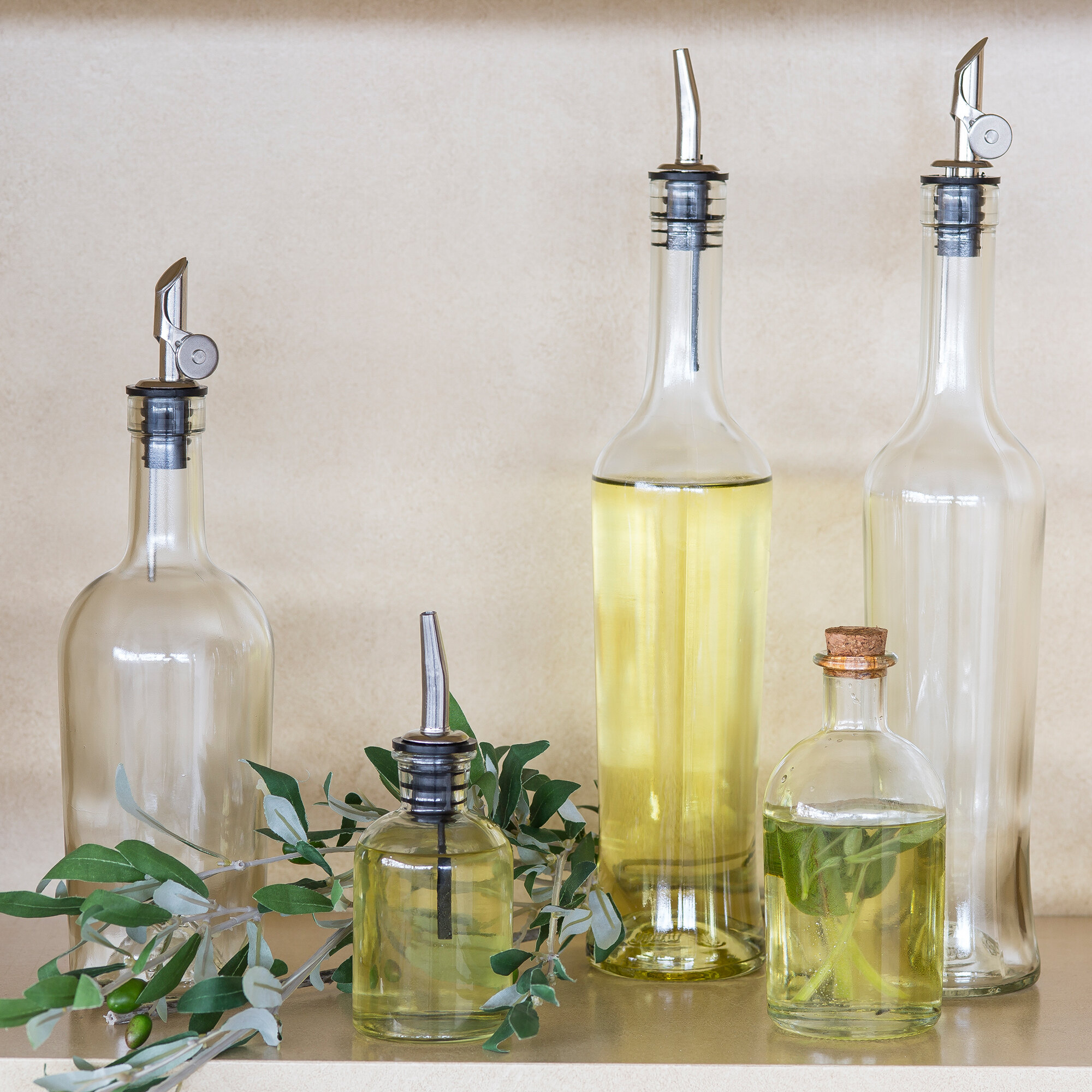 Tablecraft 10378 17 oz. Clear Glass Oil and Vinegar Bottle with