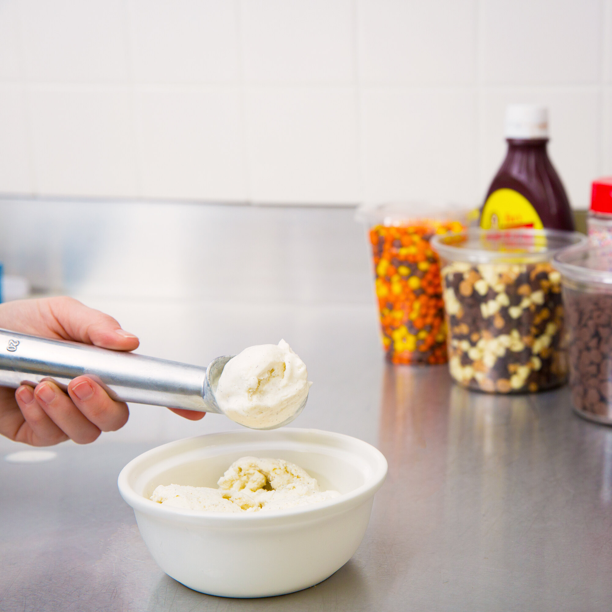 20 Aluminum Brown Ice Cream Scoop / Dipper 2 oz.