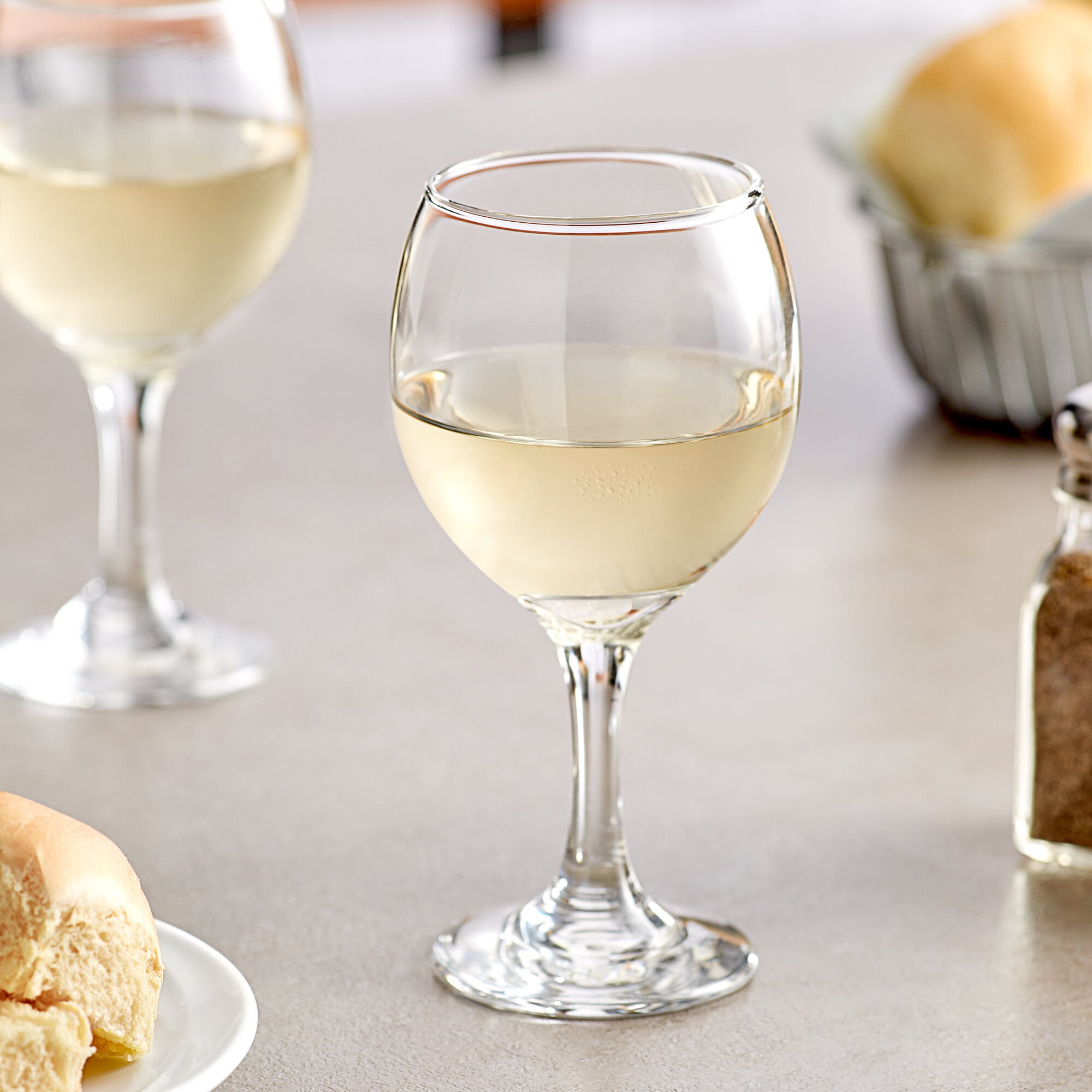 Acopa 9 oz. All-Purpose Balloon Wine Glass - 12/Case