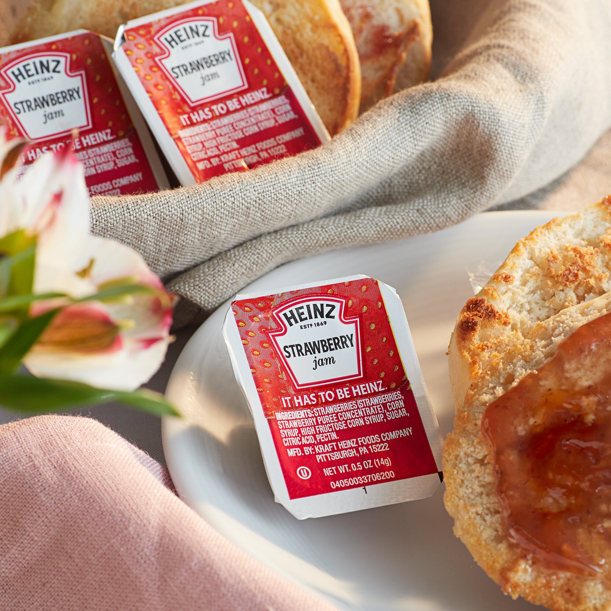 Heinz 0.5 oz. Strawberry Jam Portion Cups 200/Case