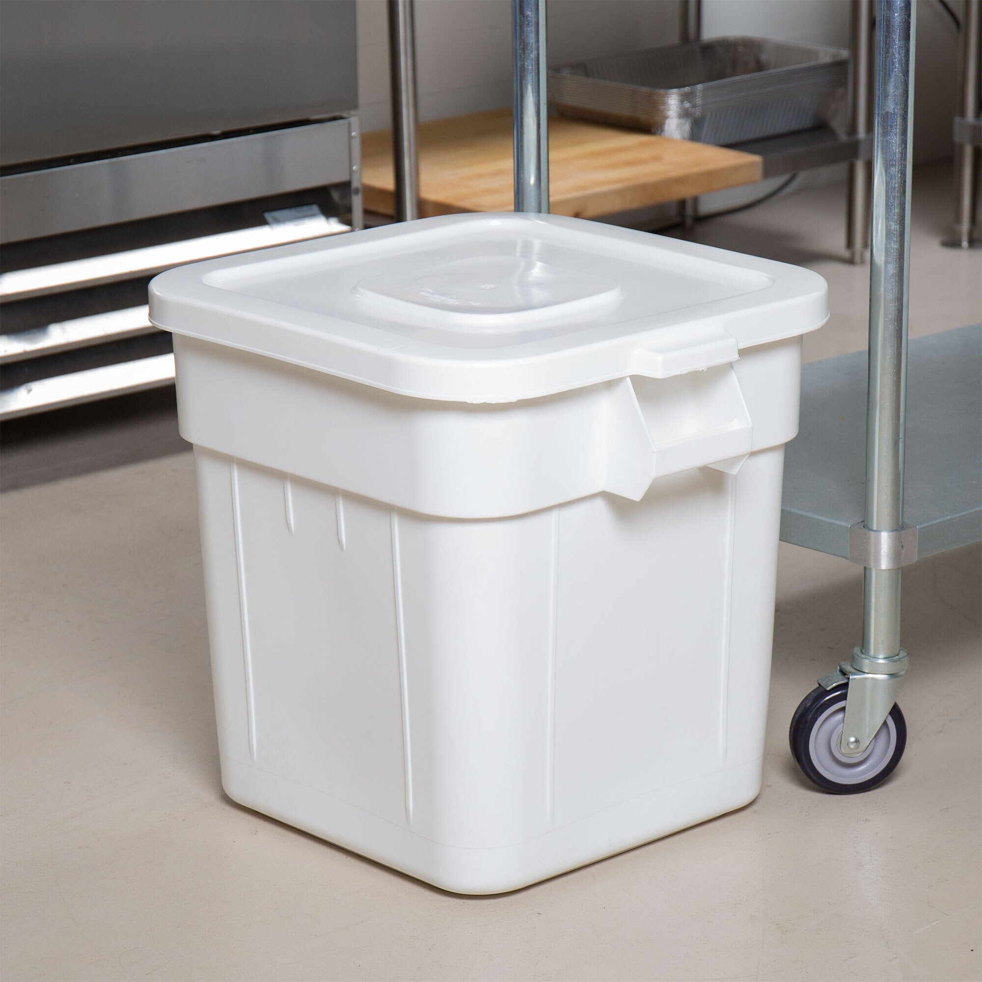 Continental Huskee 32 Gallon / 510 Cup White Square Ingredient Storage ...