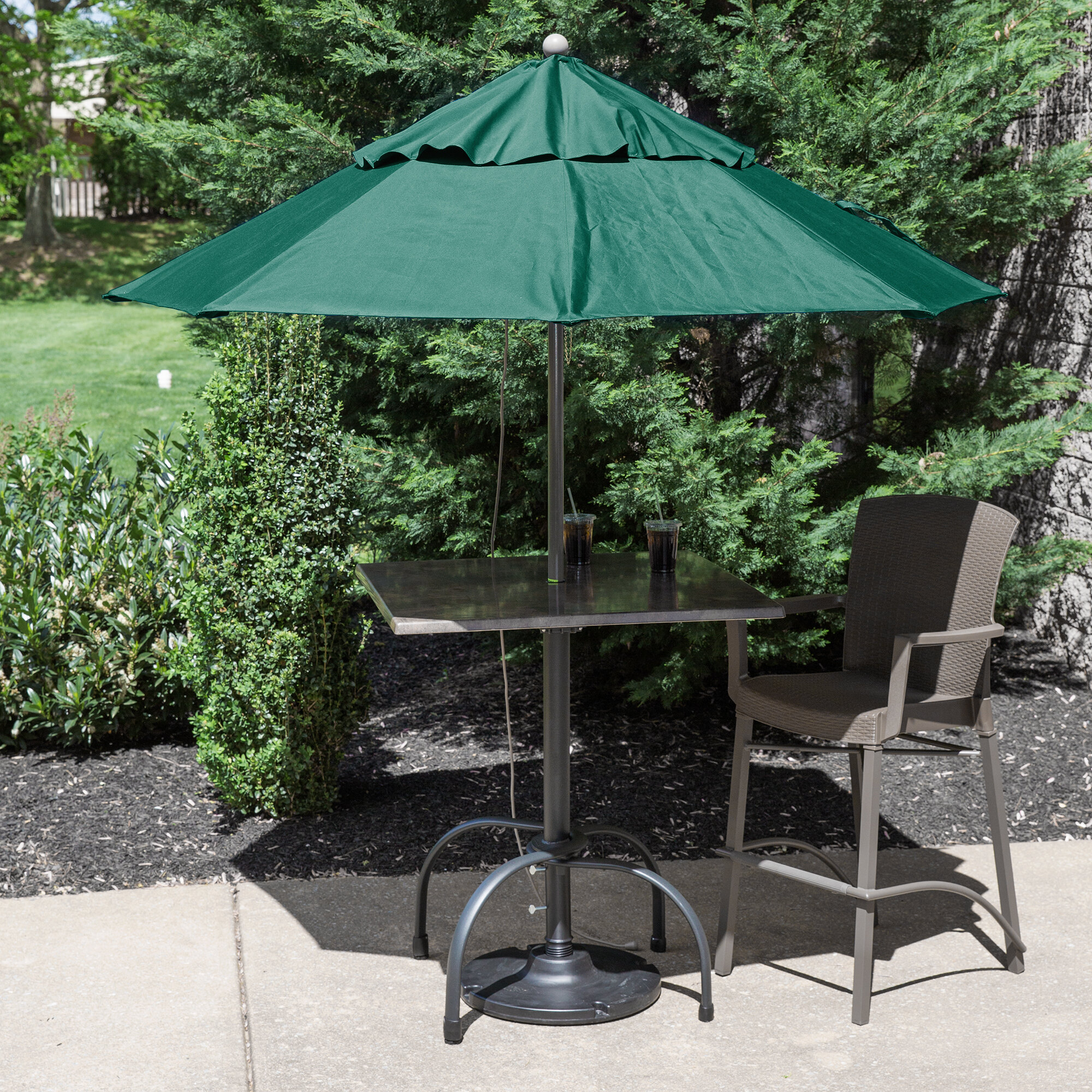 Grosfillex 98382031 Windmaster 7 1/2' Forest Green Fiberglass Umbrella ...