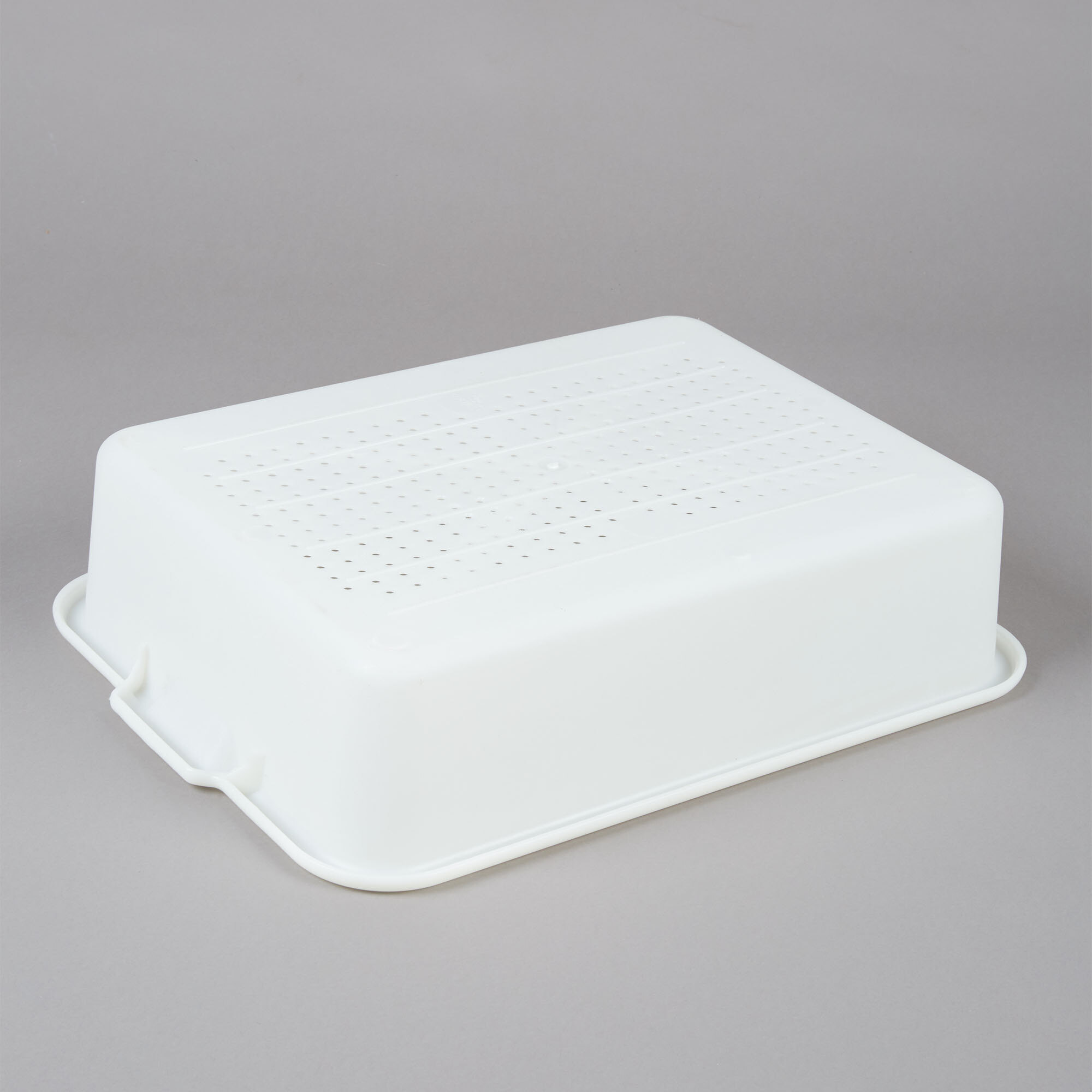 White 20" x 15" x 5" Polypropylene Perforated Bus Box