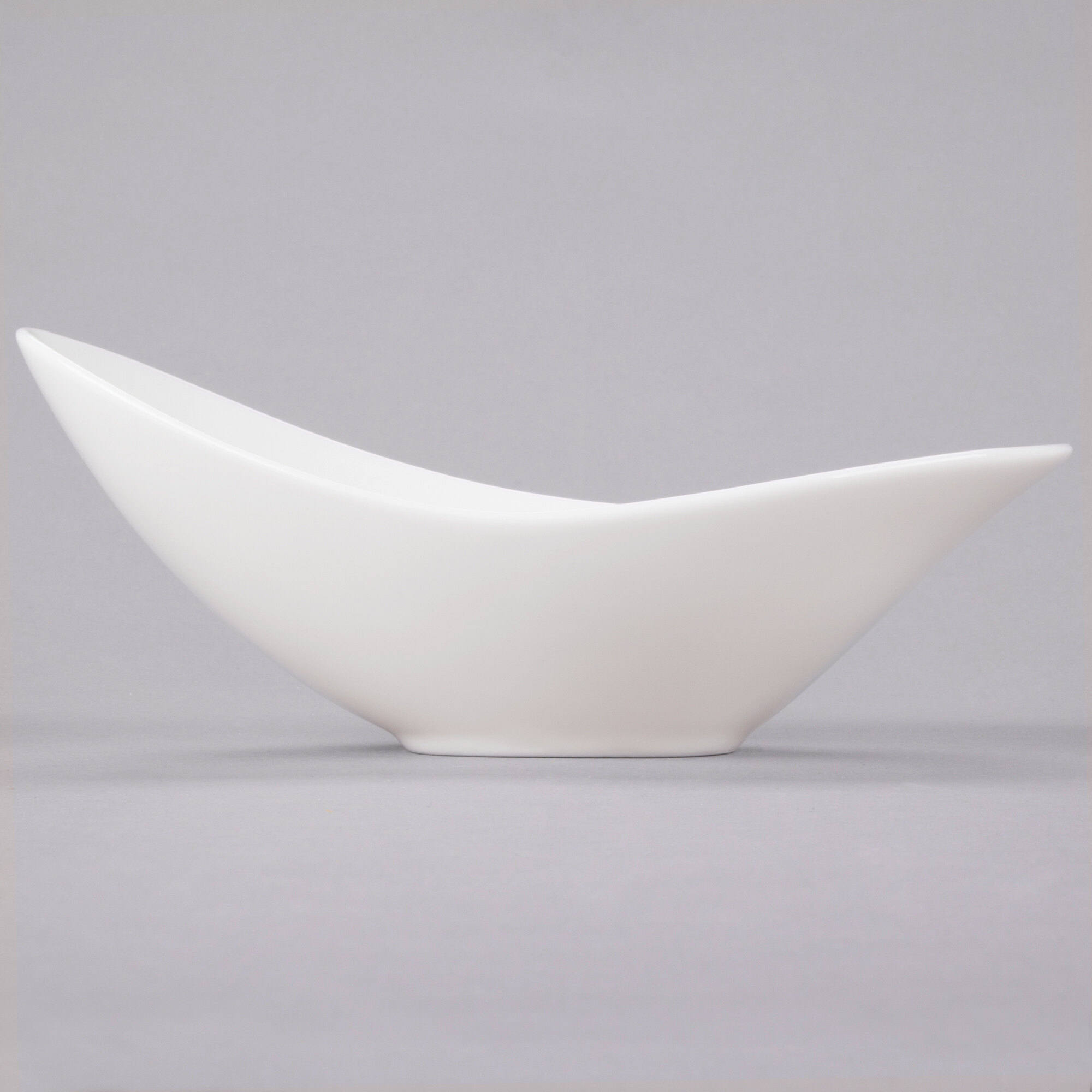 Arcoroc D3612 8.25 oz. Versatile White Long Oval Dessert Bowl by Arc