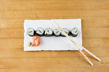 how to serve sushi