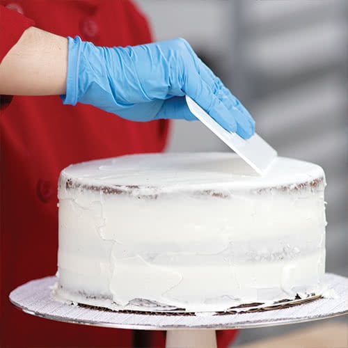 Leveling a Crumb Coat on a Cake 