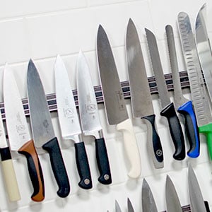 Knife Safety Tips: Handling & Cleaning Tips for the Kitchen