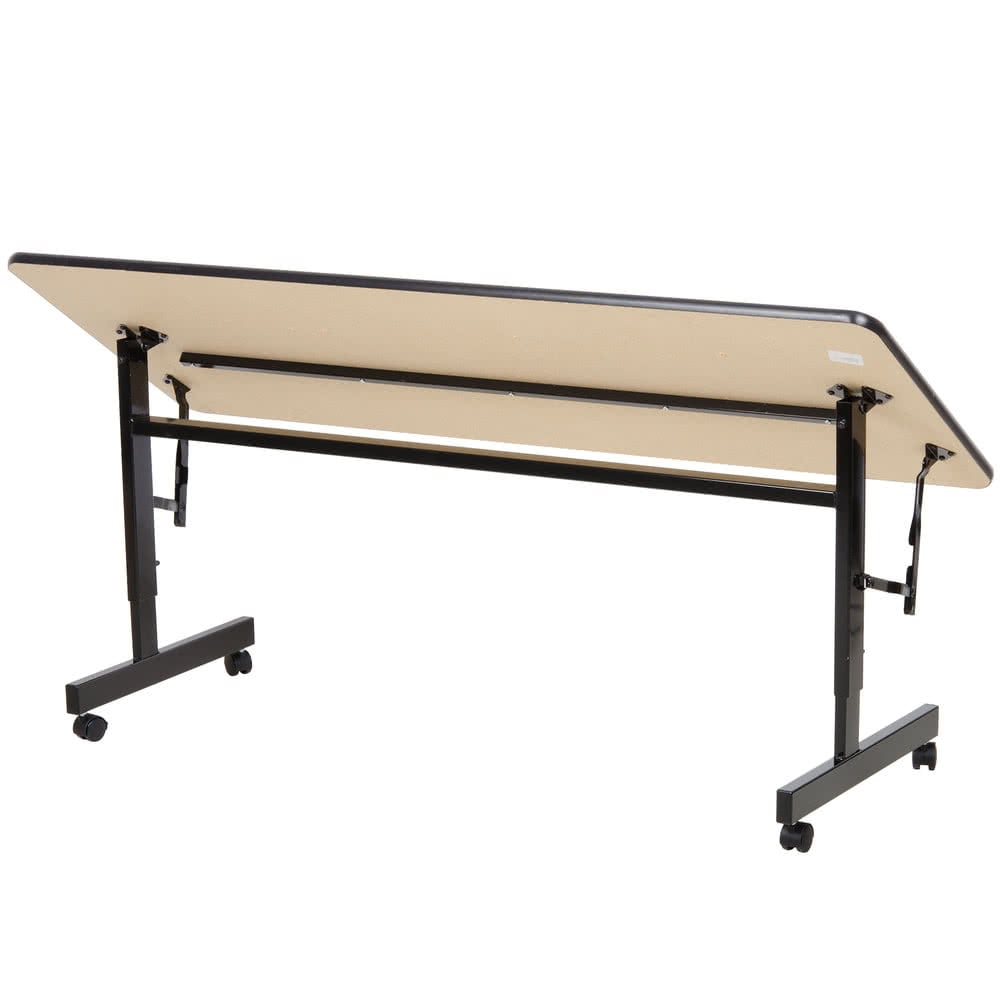 Flip top folding table