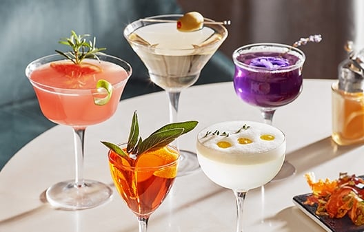 https://cdnimg.webstaurantstore.com/uploads/seo_category/2023/8/Glassware/glassware-cocktailglasses.jpg